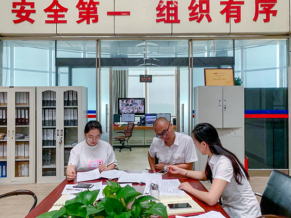 6月20日，運行指揮中心協(xié)同各保障單位組織開展了2019年大面積航班延誤應(yīng)急處置演練。.png